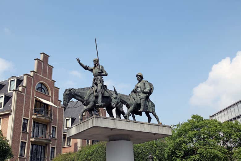 Don Quijote y Sancho en la plaza de España de Bruselas