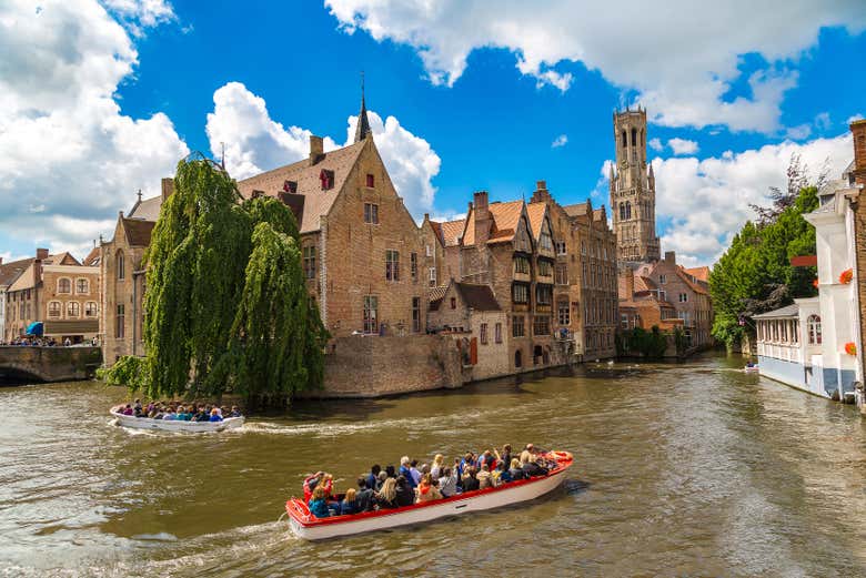 Paseo en barco por los canales de Brujas